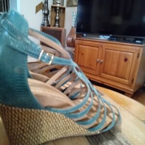 Aerosole Turquoise Wedge Strappy Sandals Size 8.5
